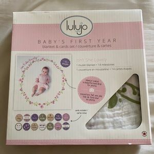 lulujo baby baby’s first year blanket & card set